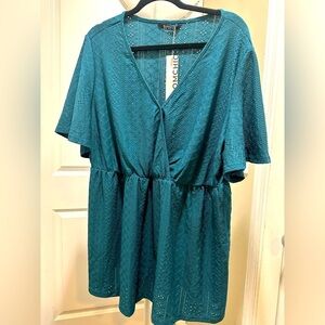 BloomChic Plus Size  2XL Solid Wrap Blouse us18-20